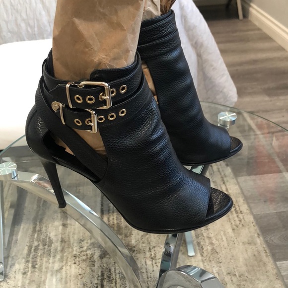 Authentic BURBERRY BOOT HEELS-size US 7/5 - Picture 2 of 16